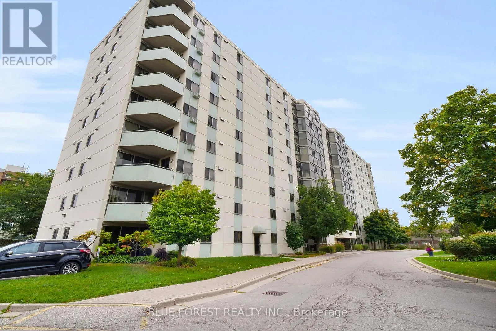 909 - 127 BELMONT DRIVE, #909