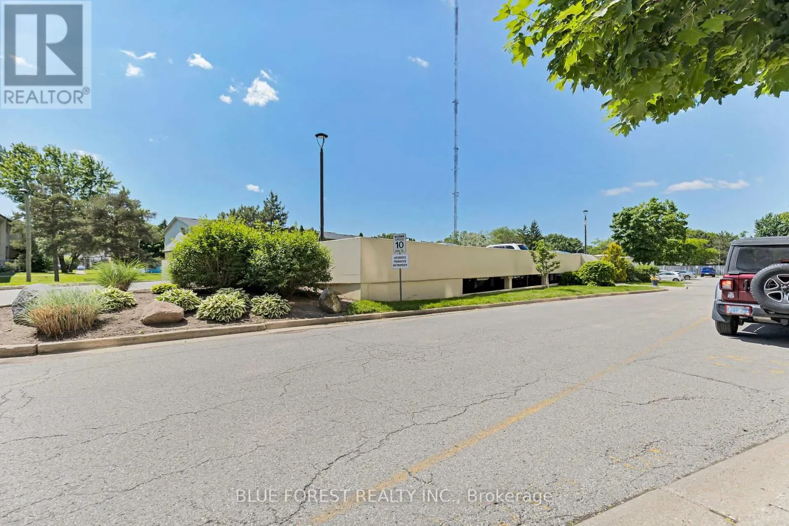 909 - 127 BELMONT DRIVE, #909