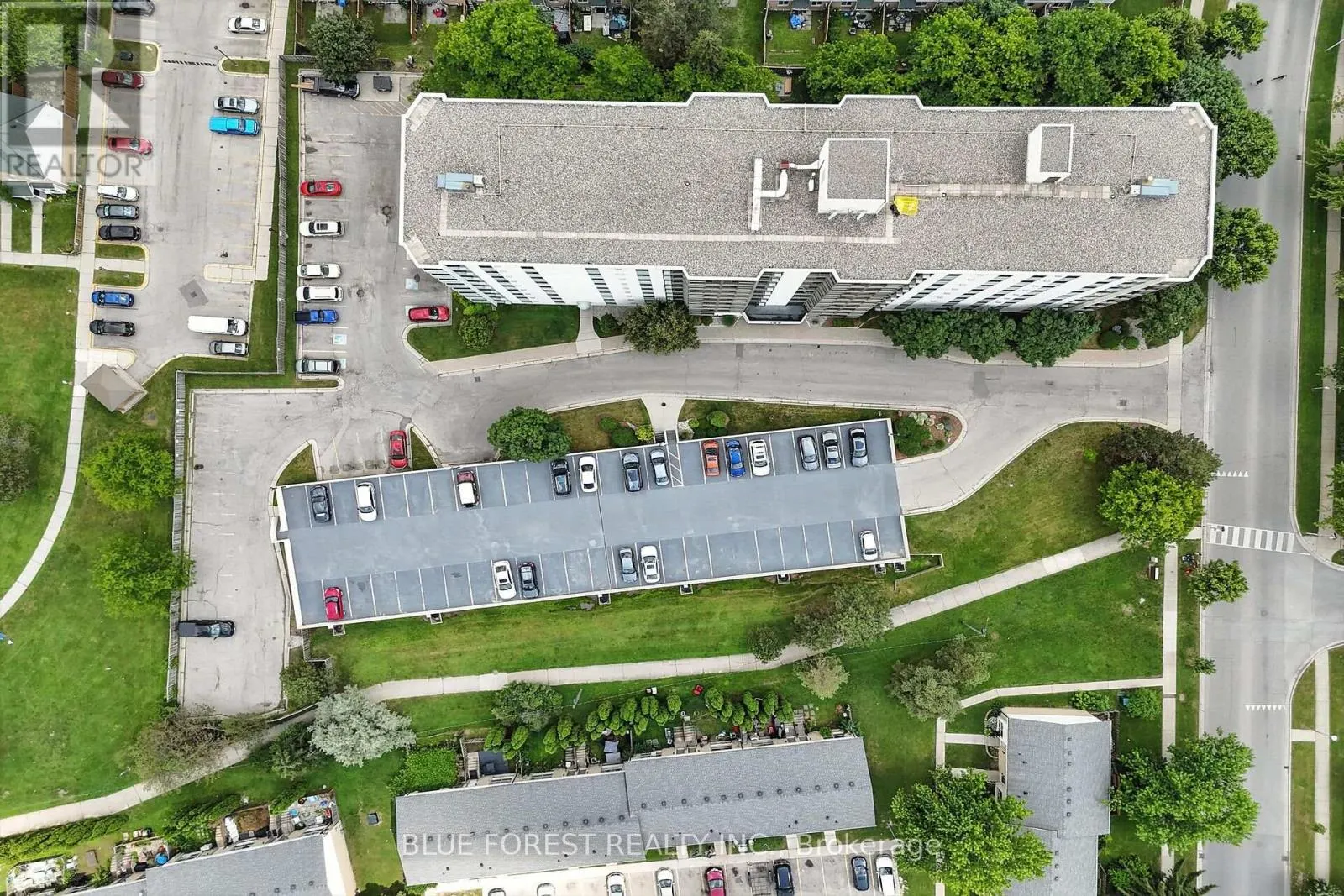 909 - 127 BELMONT DRIVE, #909