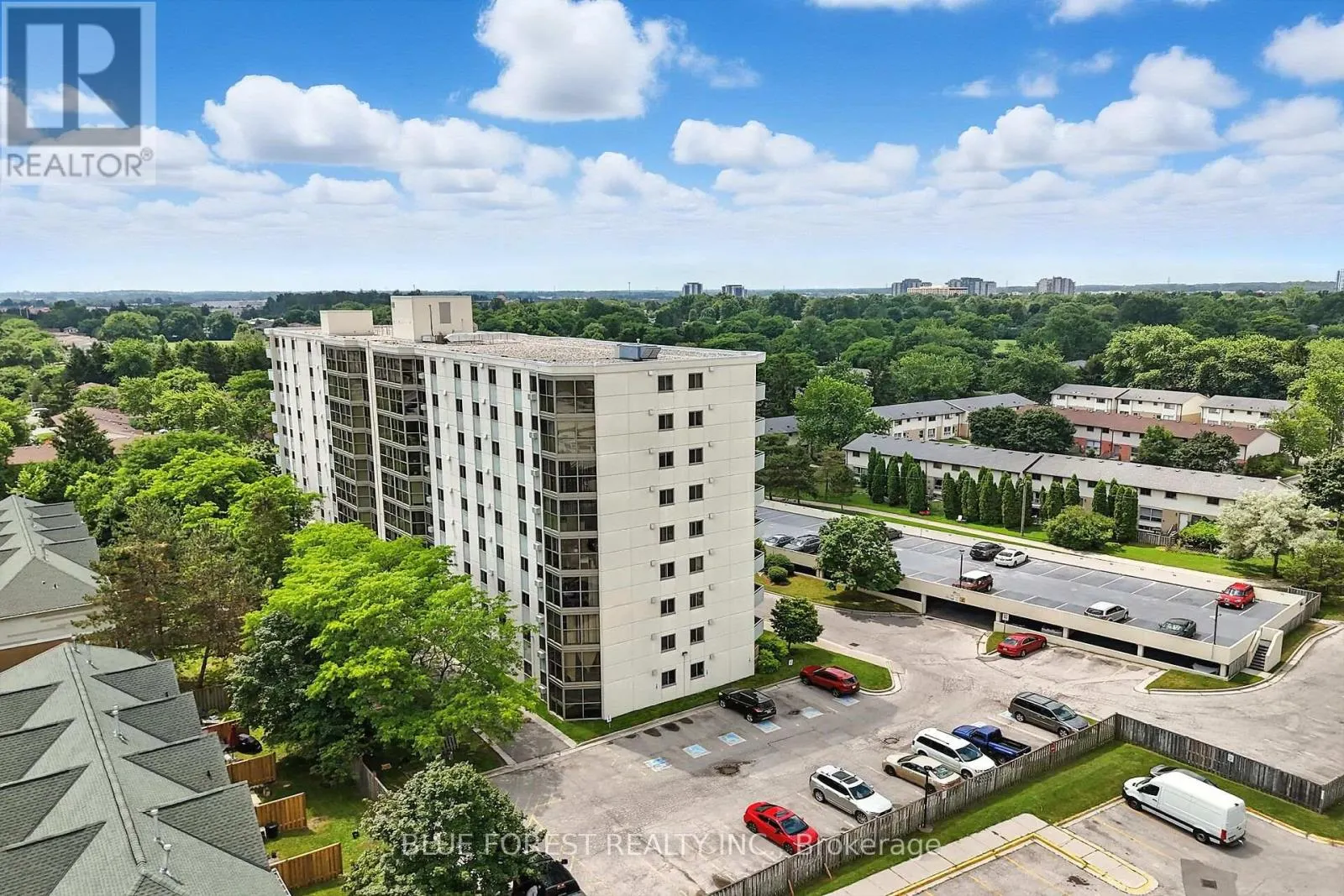 909 - 127 BELMONT DRIVE, #909