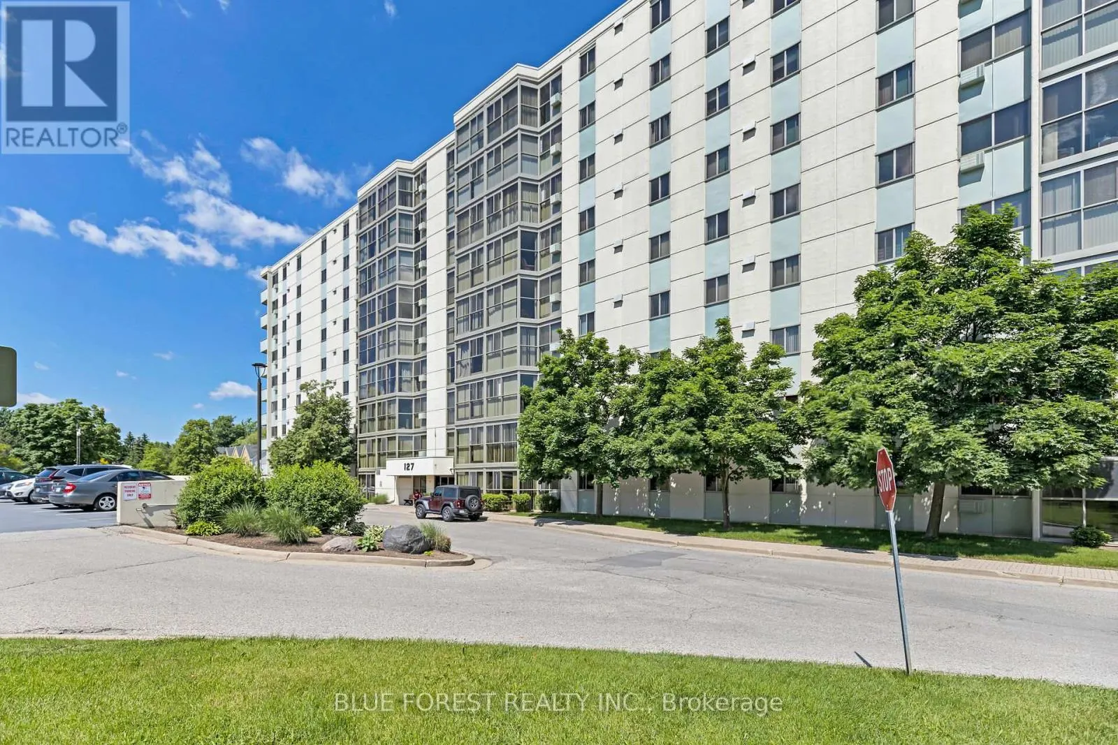 909 - 127 BELMONT DRIVE, #909