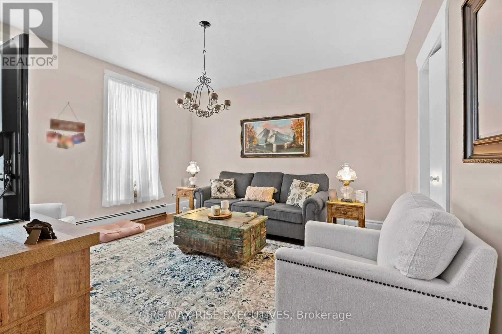 73 KING STREET E