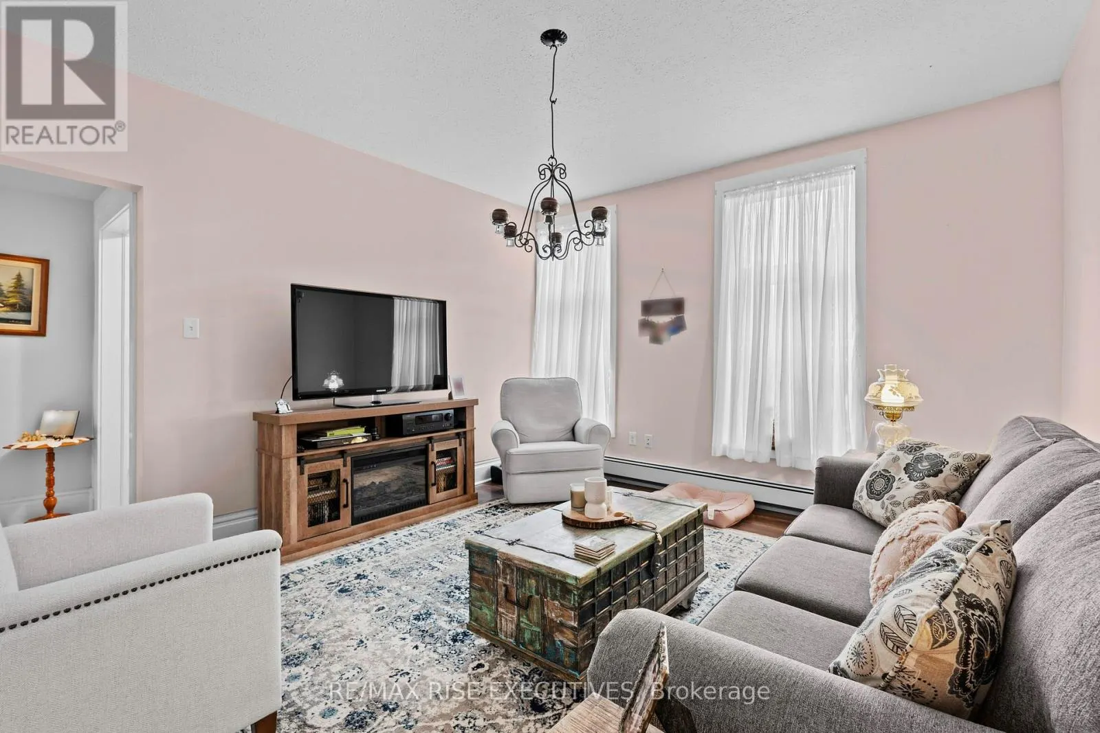 73 KING STREET E