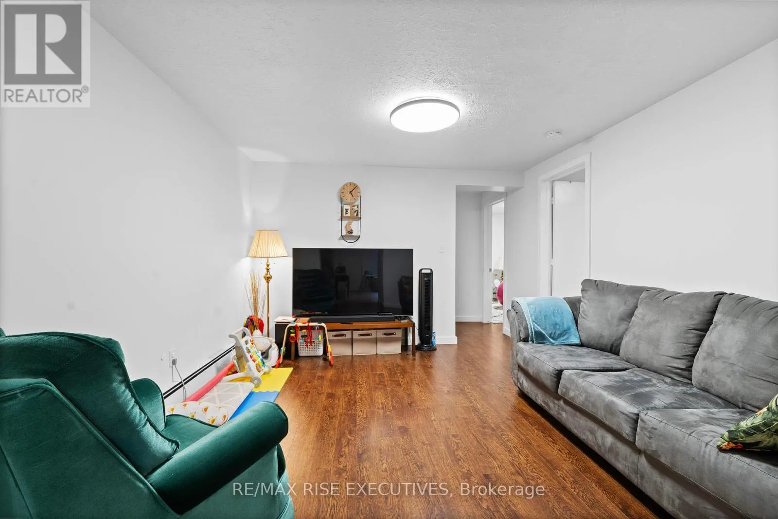 73 KING STREET E