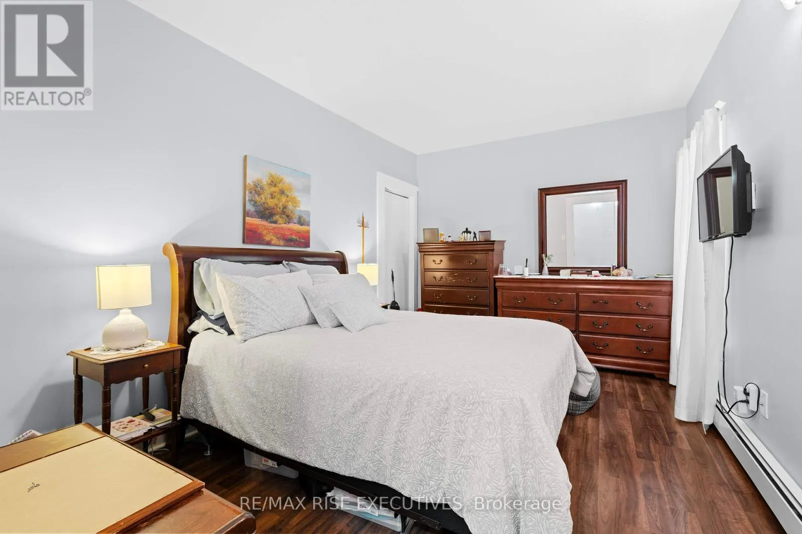 73 KING STREET E