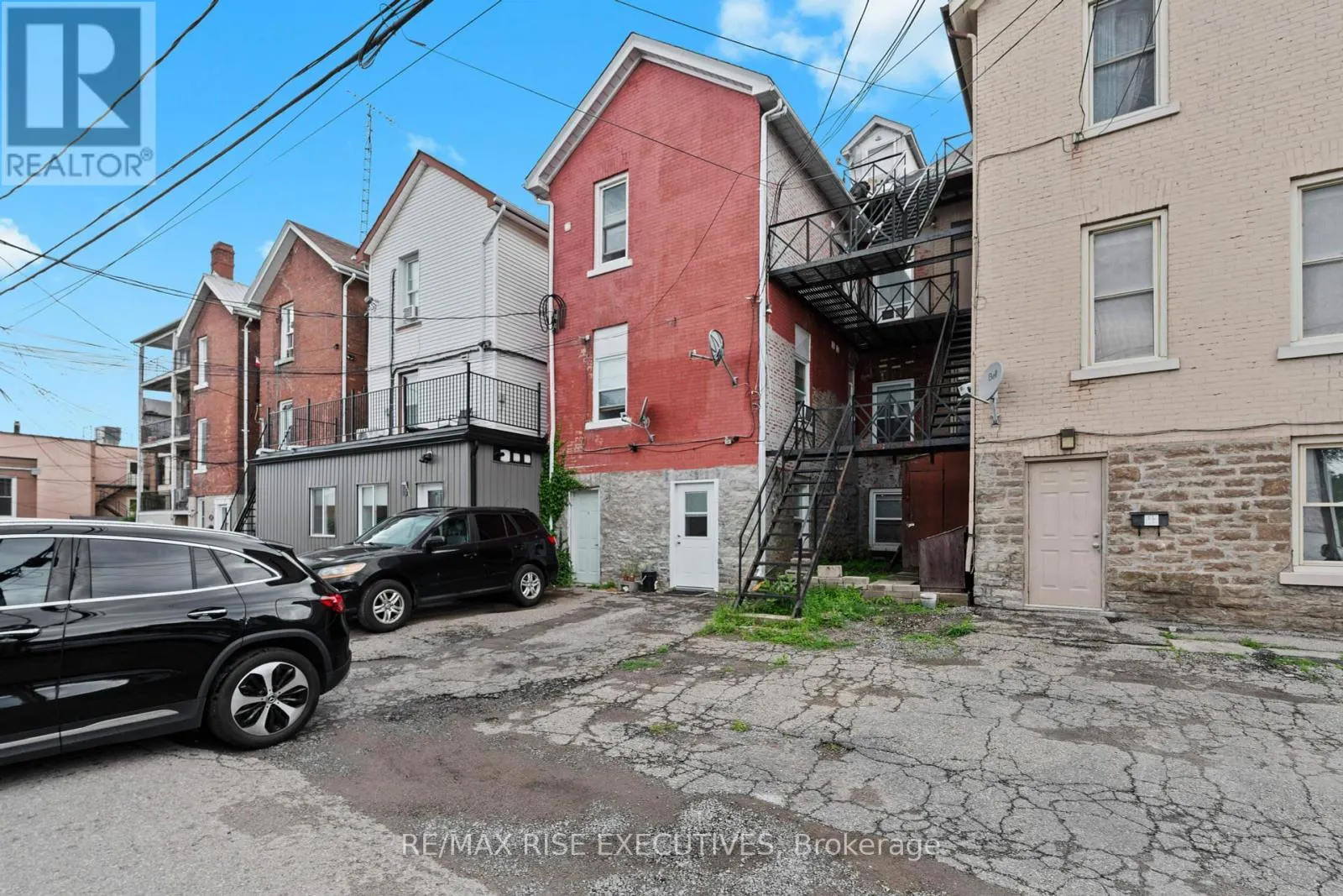 73 KING STREET E
