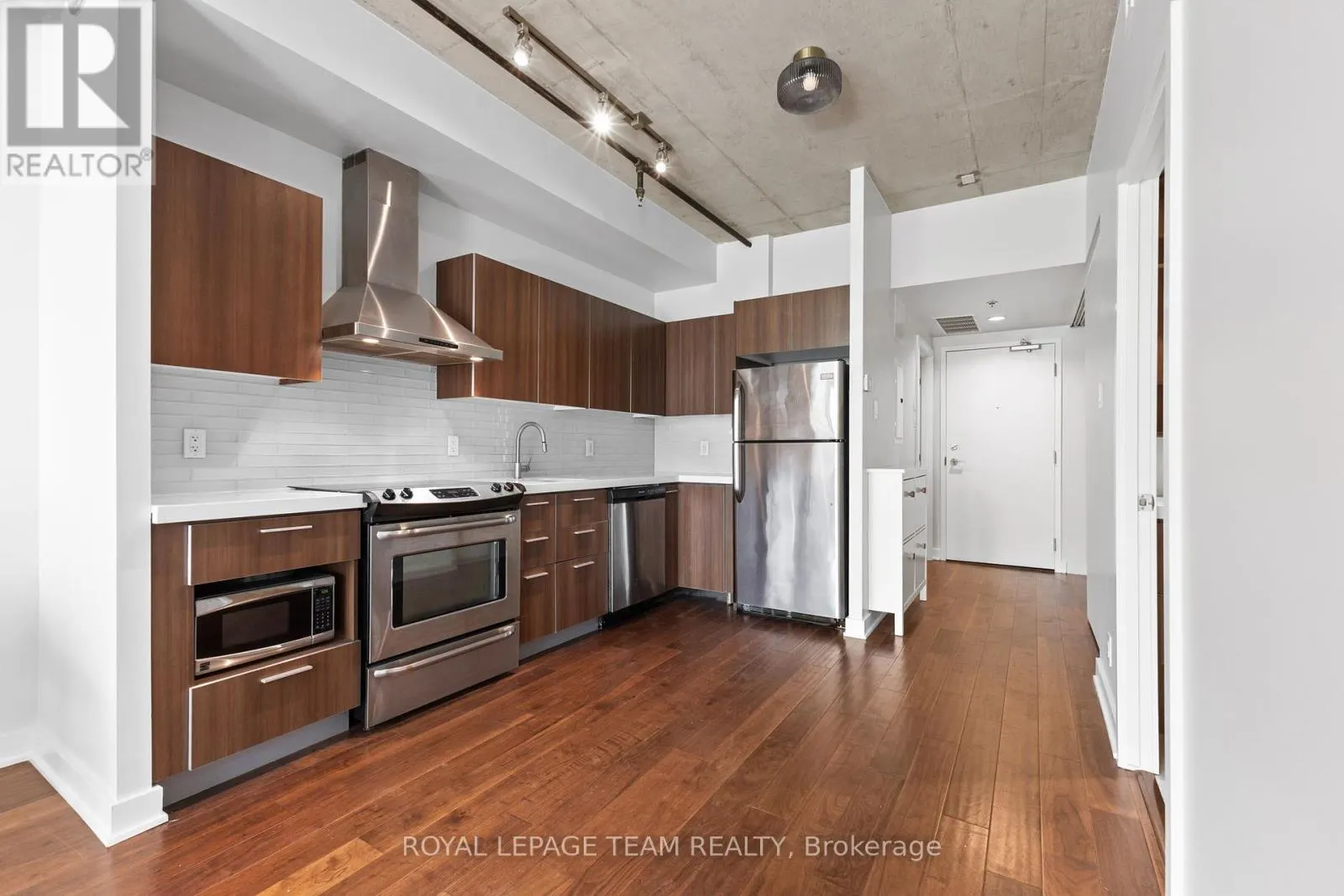 232 - 340 MCLEOD STREET