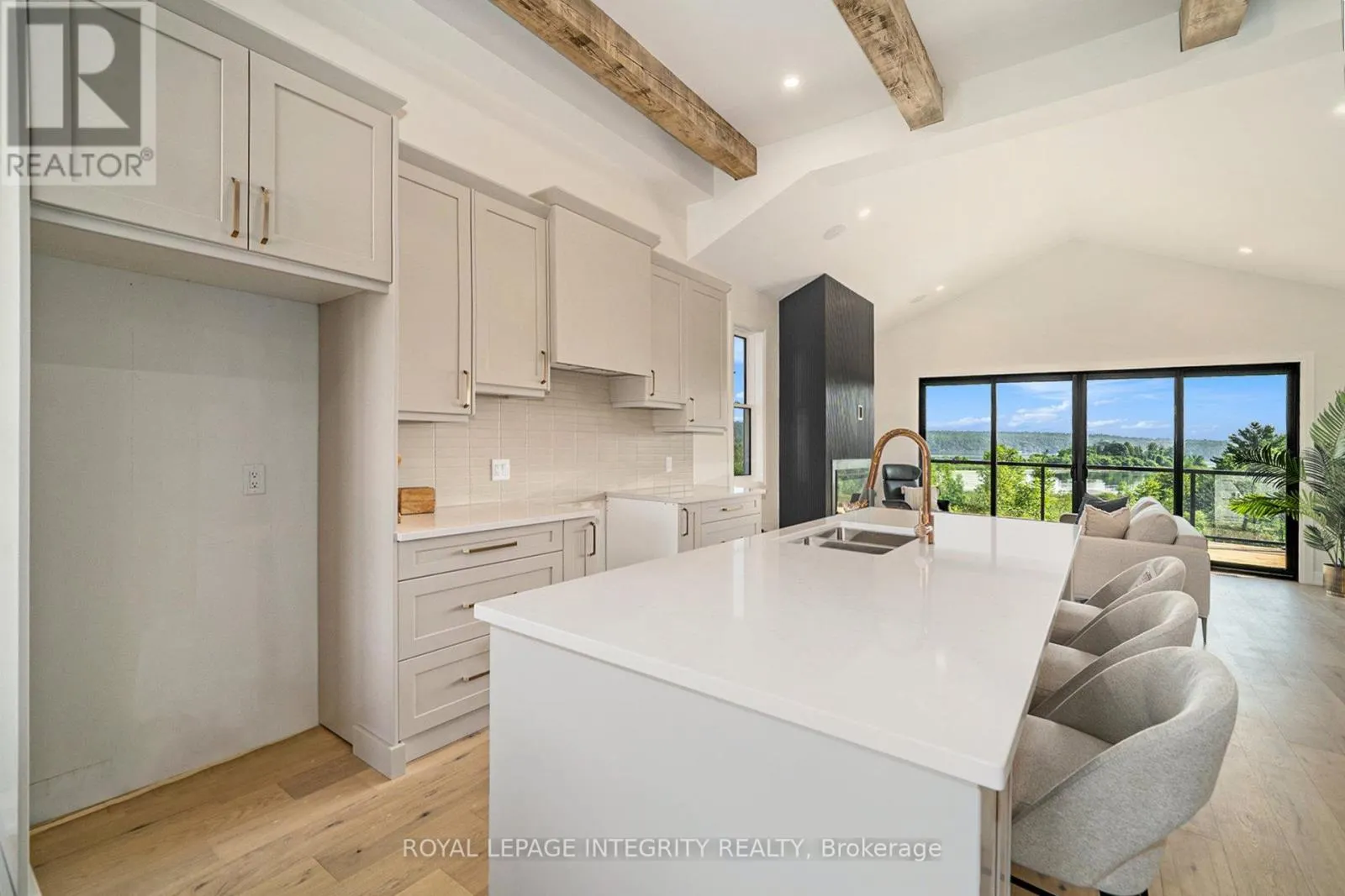 2 - 29 WHITTLERS COVE LANE