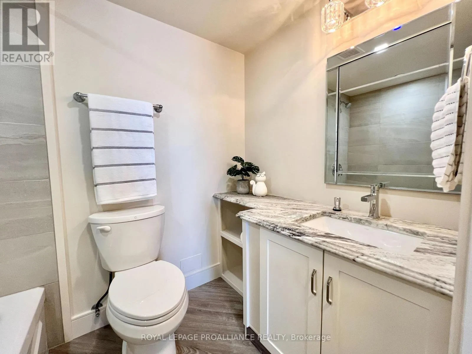 604 - 344 FRONT STREET, #604