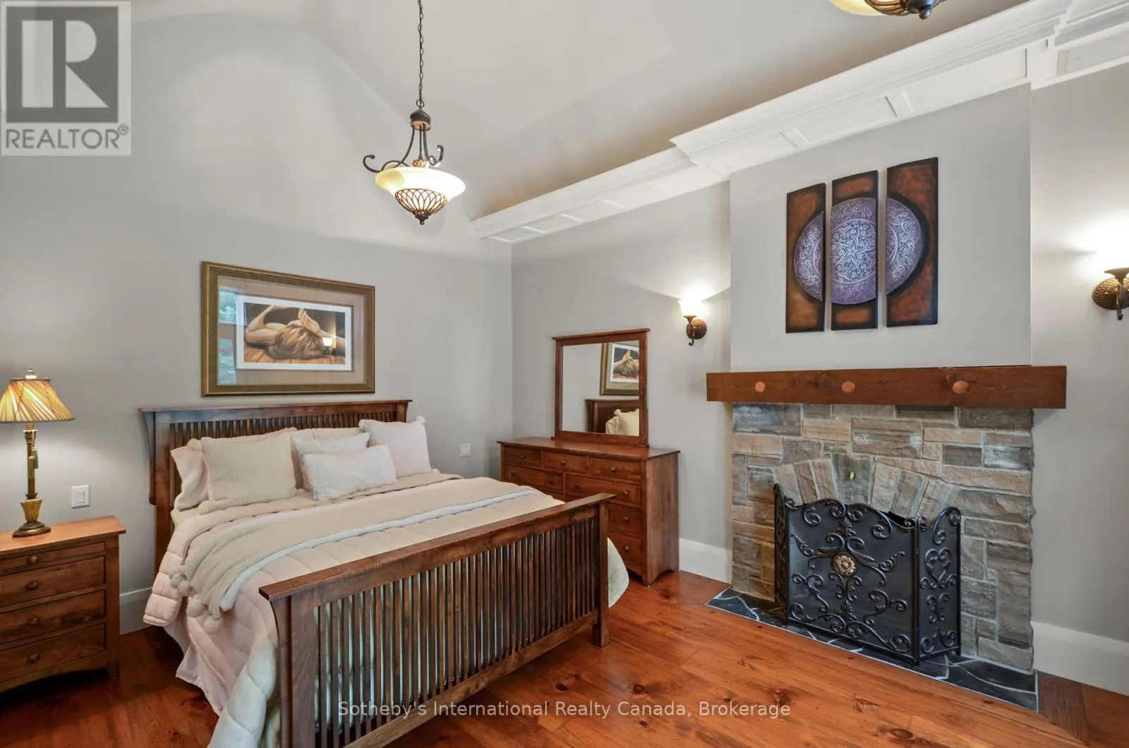 108 HEMLOCK COURT
