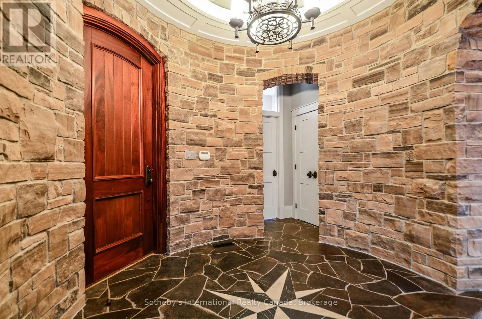 108 HEMLOCK COURT
