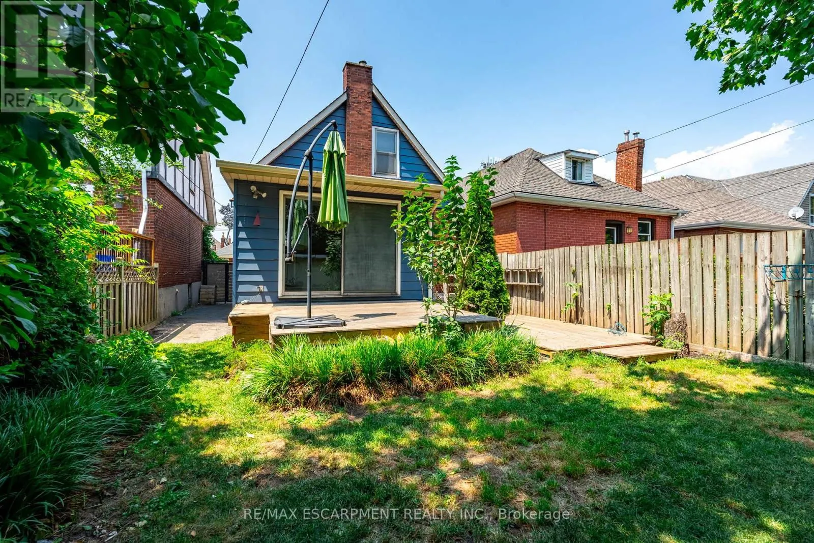 52 CONNAUGHT AVENUE N