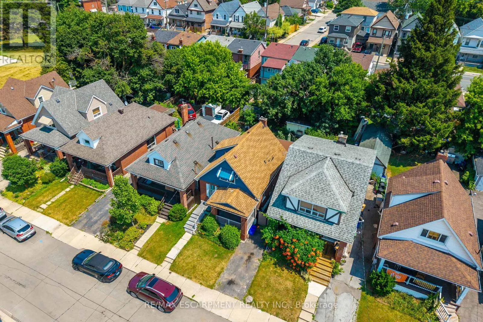 52 CONNAUGHT AVENUE N