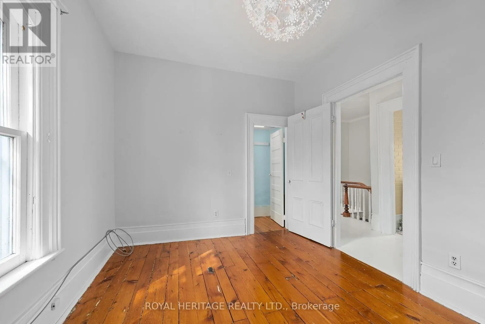 33 KINGSLEY AVENUE
