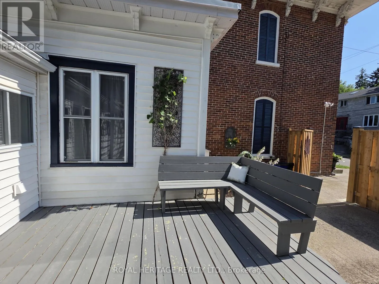 33 KINGSLEY AVENUE