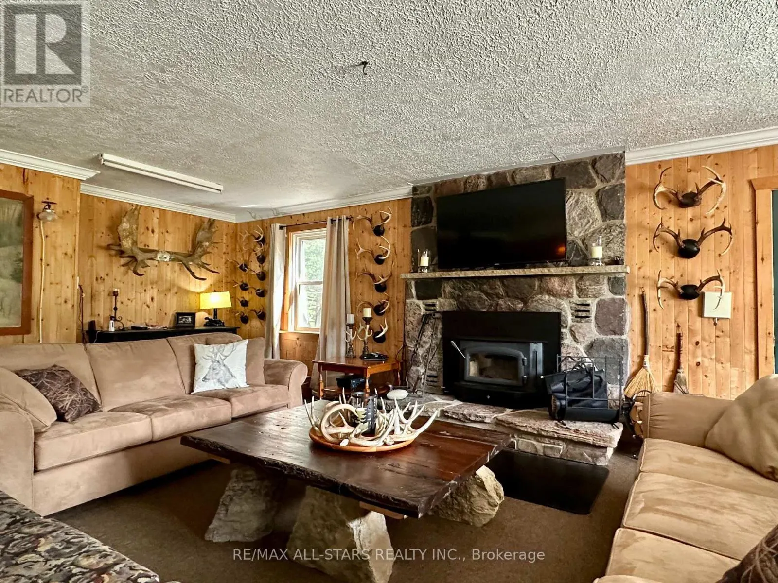 380 LEDGE ROAD
