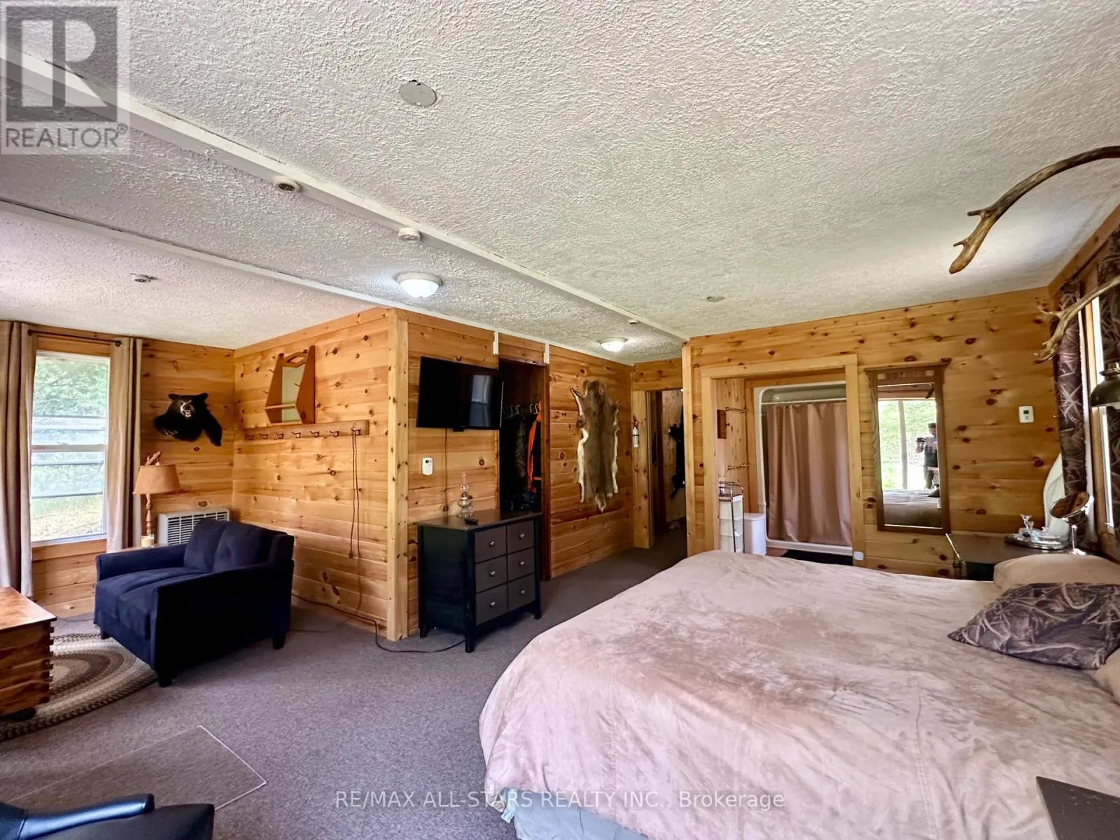 380 LEDGE ROAD