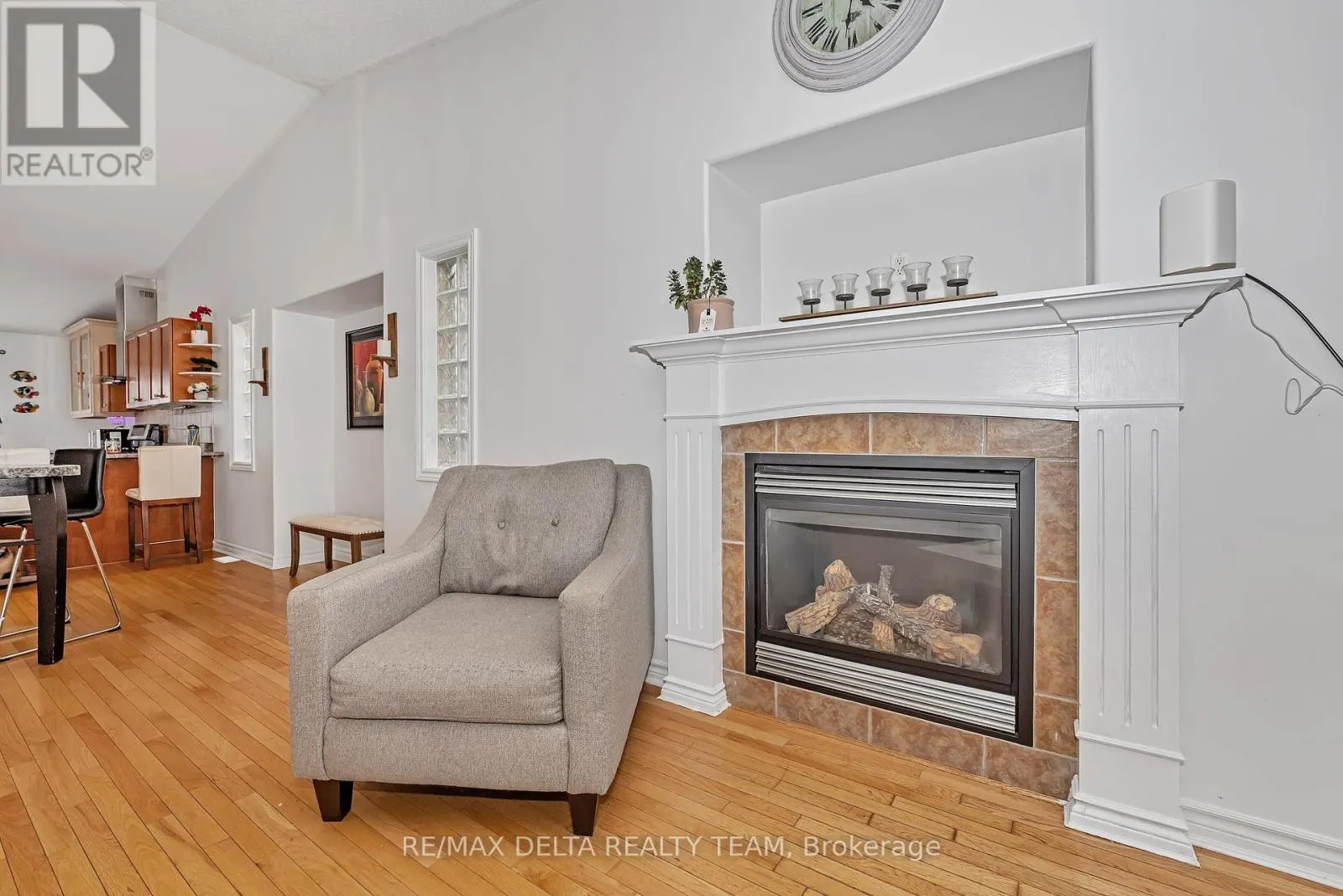 400 CENTENAIRE STREET