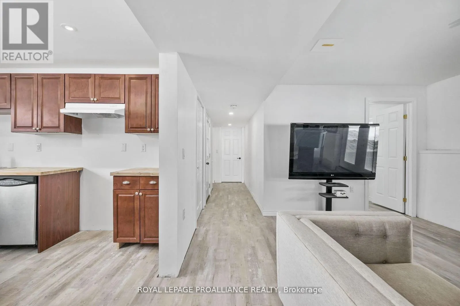 22 BUTLER STREET W