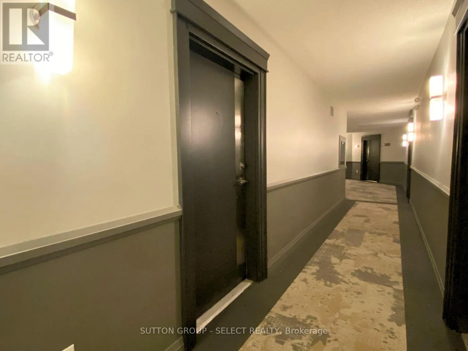 411 - 15 JACKSWAY CRESCENT, #411