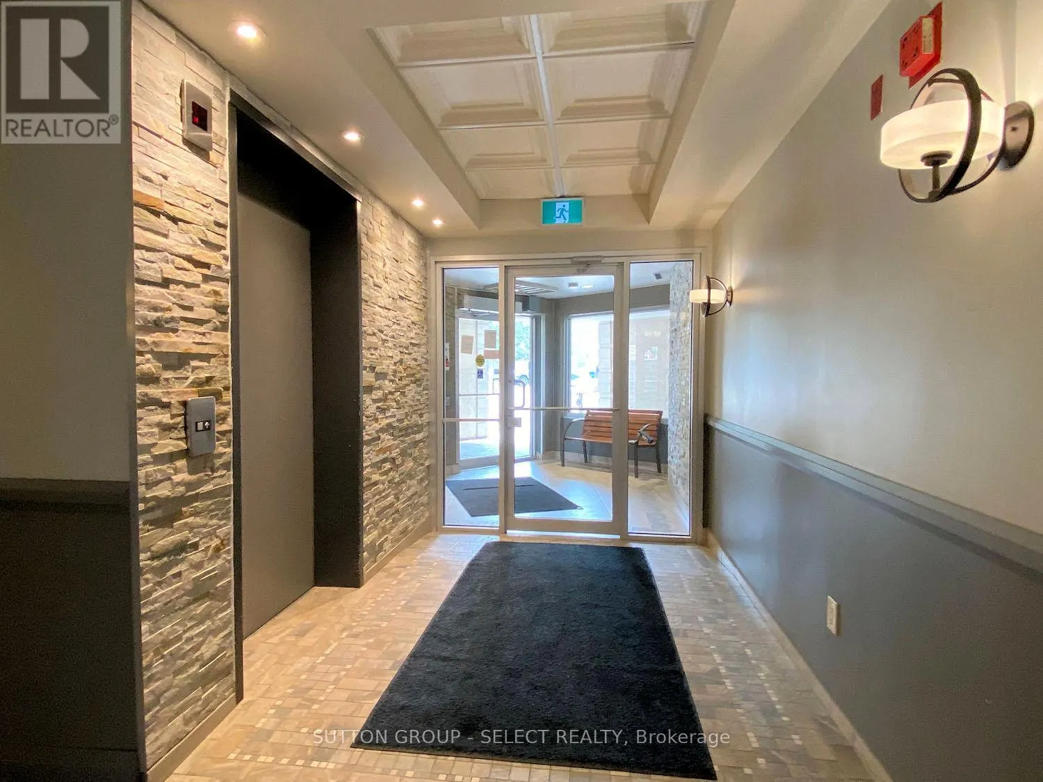 411 - 15 JACKSWAY CRESCENT, #411