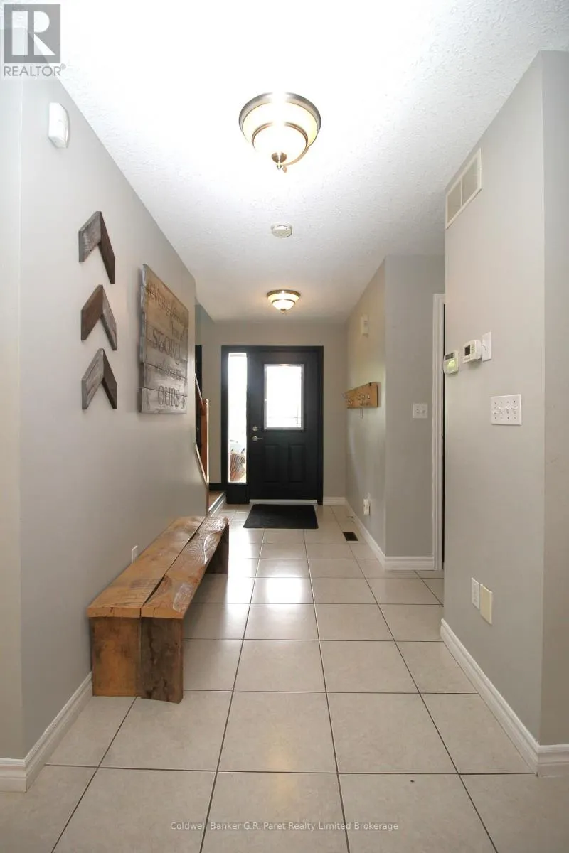 4 LANGRELL AVENUE