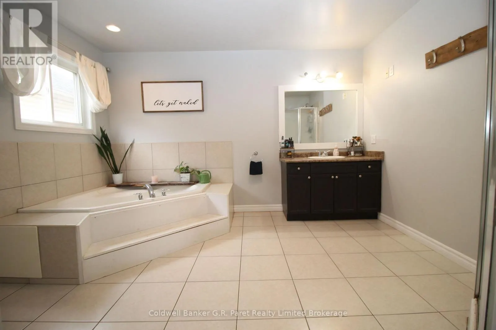 4 LANGRELL AVENUE