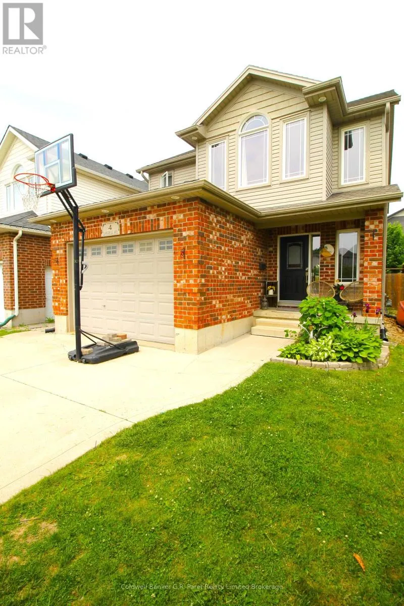 4 LANGRELL AVENUE
