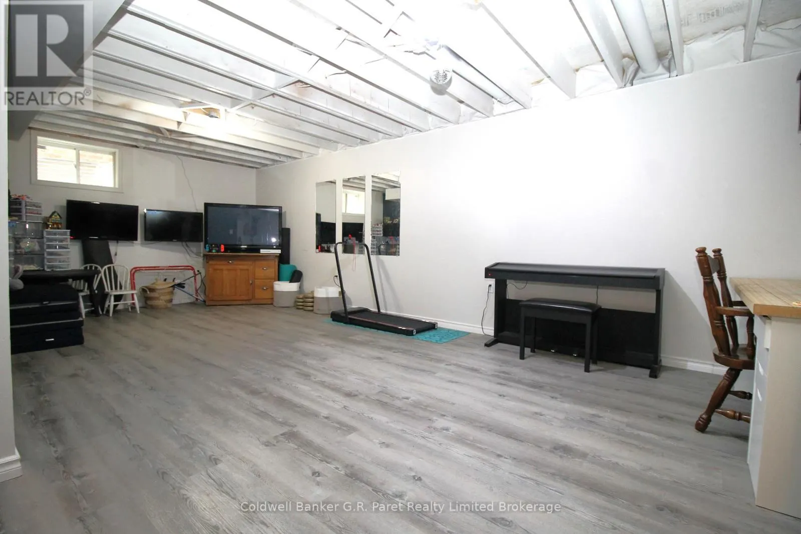 4 LANGRELL AVENUE