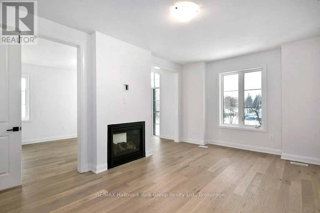 5-11 BAY STREET E