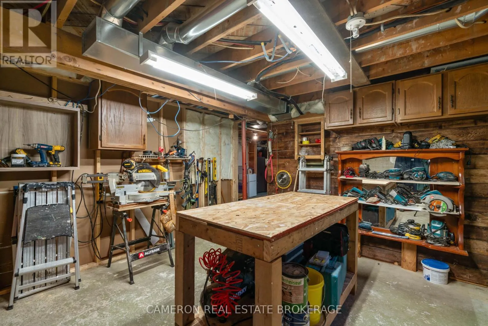 523 LYNWOOD DRIVE