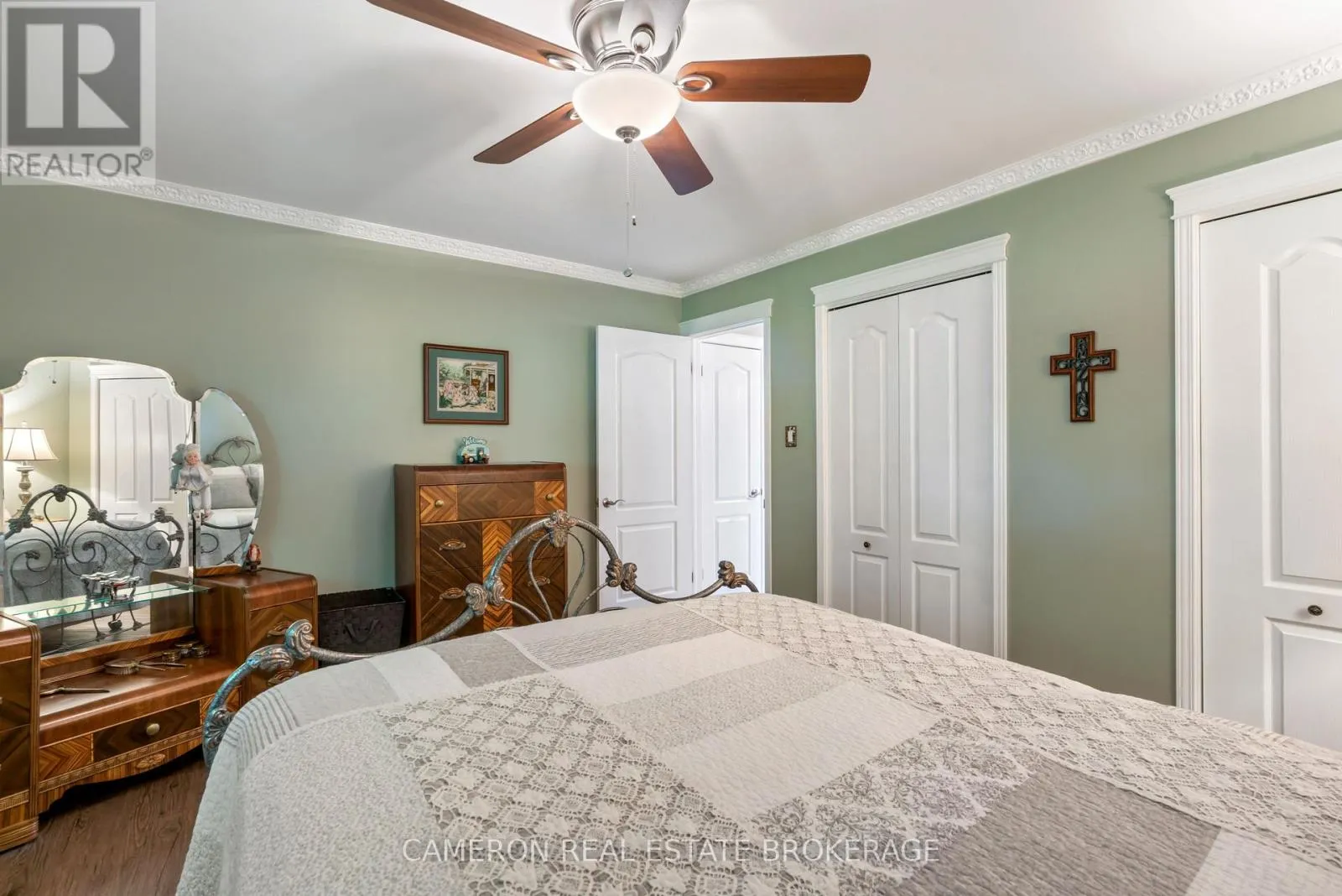 523 LYNWOOD DRIVE