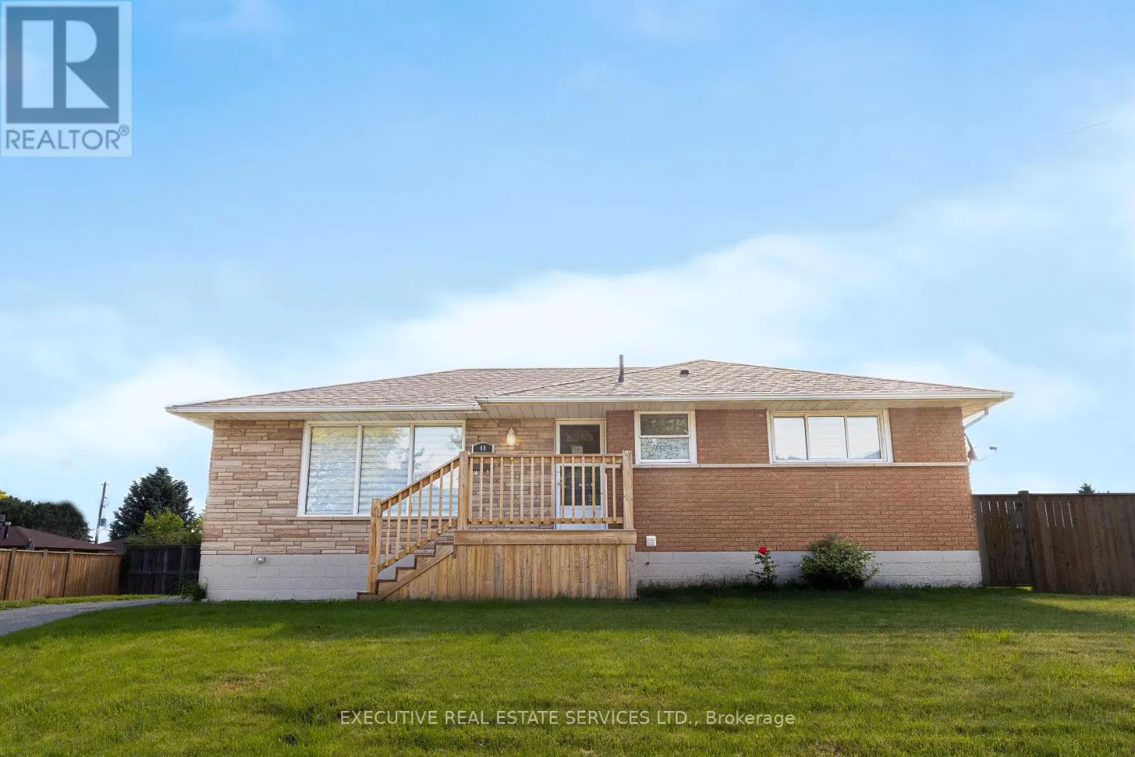 44 WOODSVIEW AVENUE