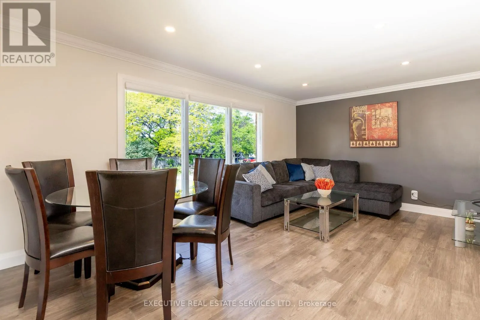 44 WOODSVIEW AVENUE
