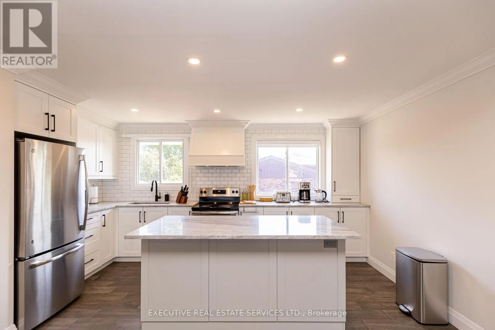 44 WOODSVIEW AVENUE