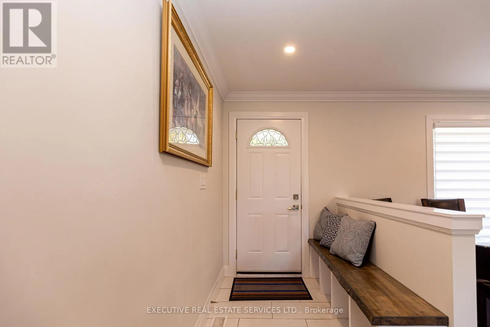44 WOODSVIEW AVENUE