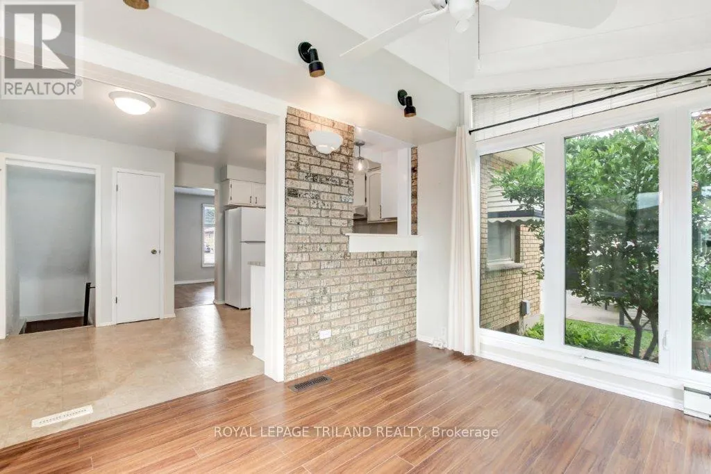 23 DYER STREET