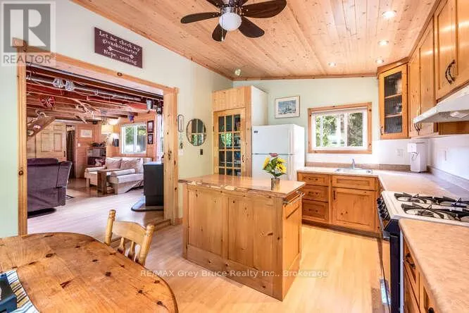 74 SMOKEHOUSE ISLAND