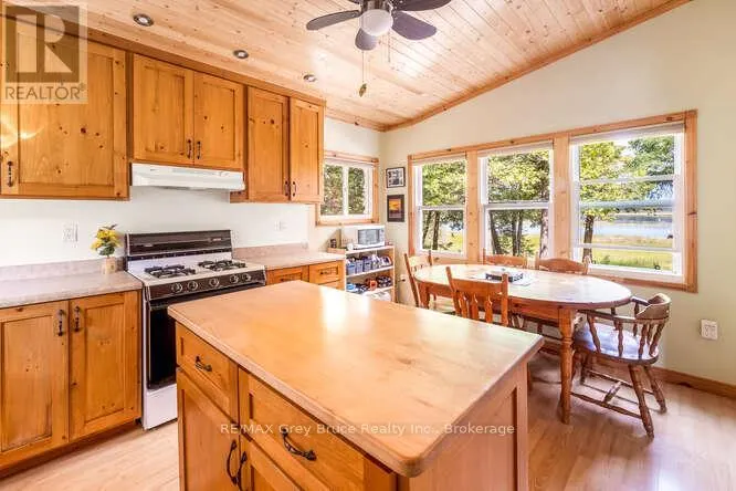 74 SMOKEHOUSE ISLAND