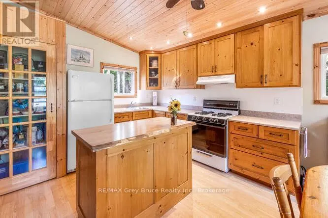 74 SMOKEHOUSE ISLAND