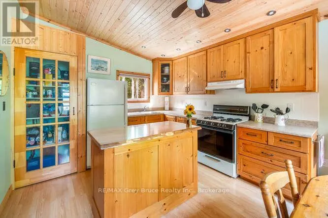 74 SMOKEHOUSE ISLAND