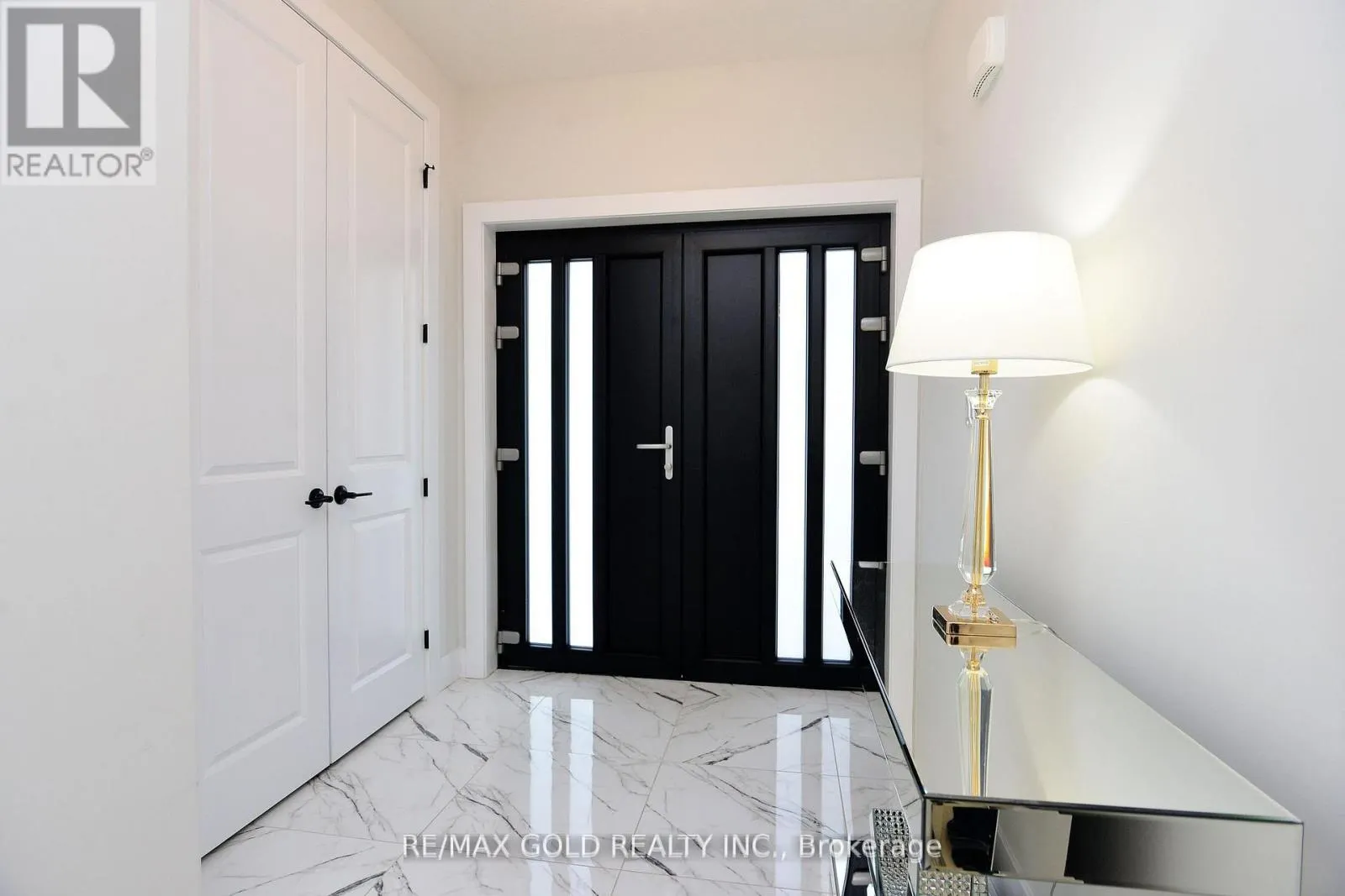 86 GRANDVILLE CIRCLE