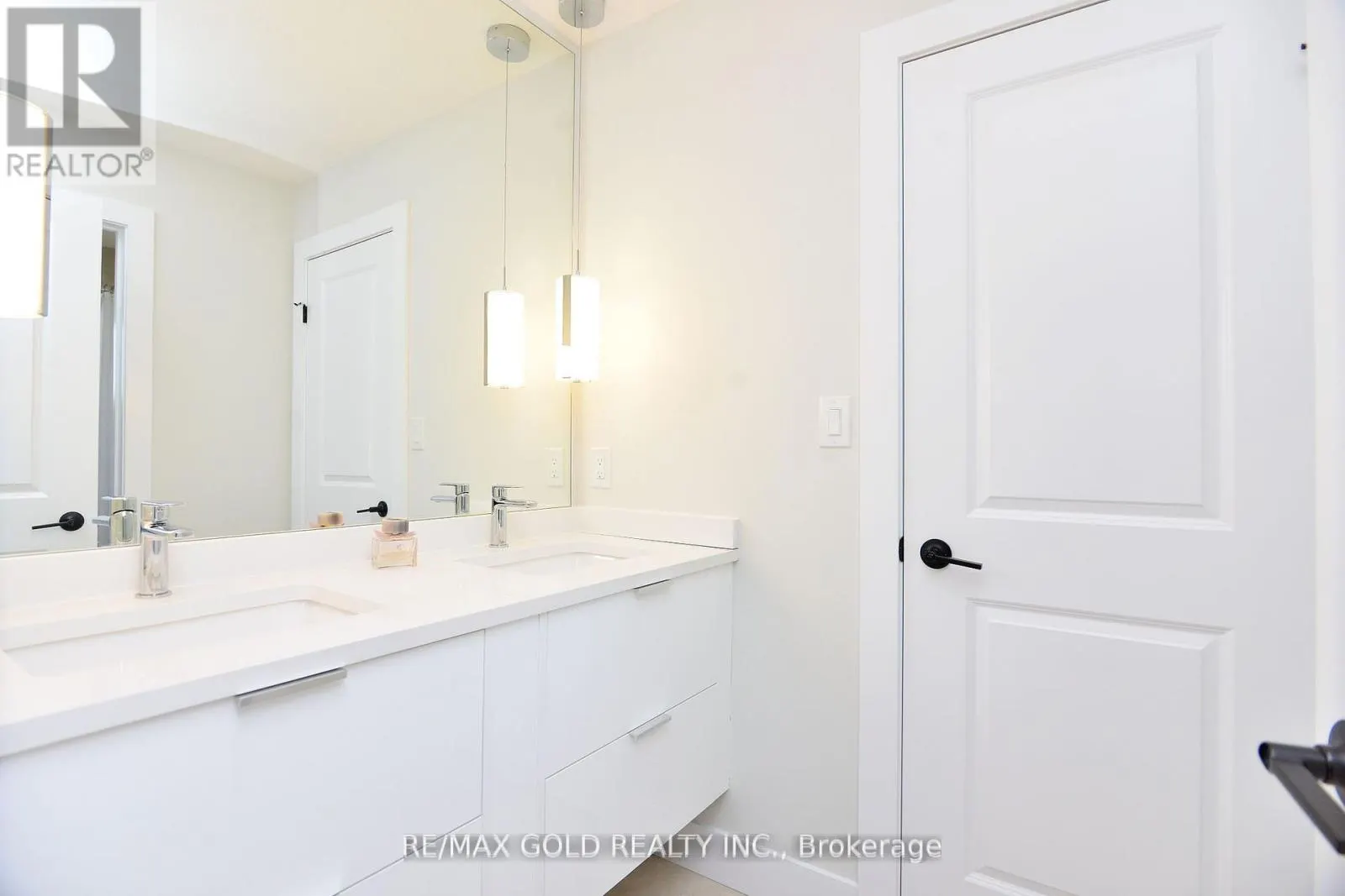 86 GRANDVILLE CIRCLE