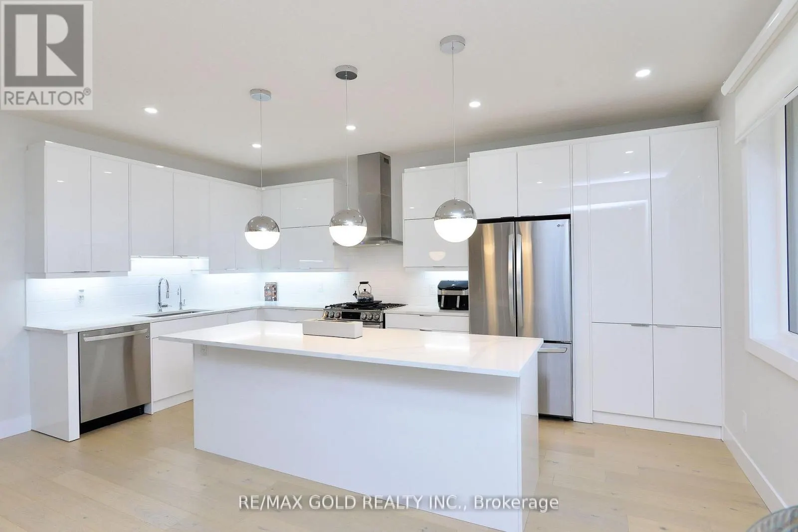 86 GRANDVILLE CIRCLE