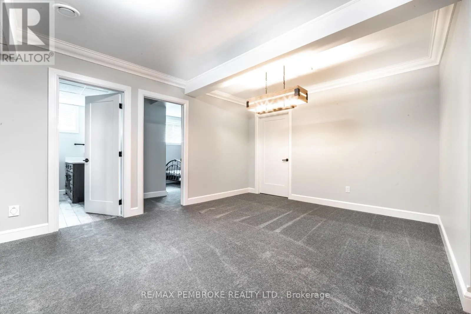 8 DREW STREET