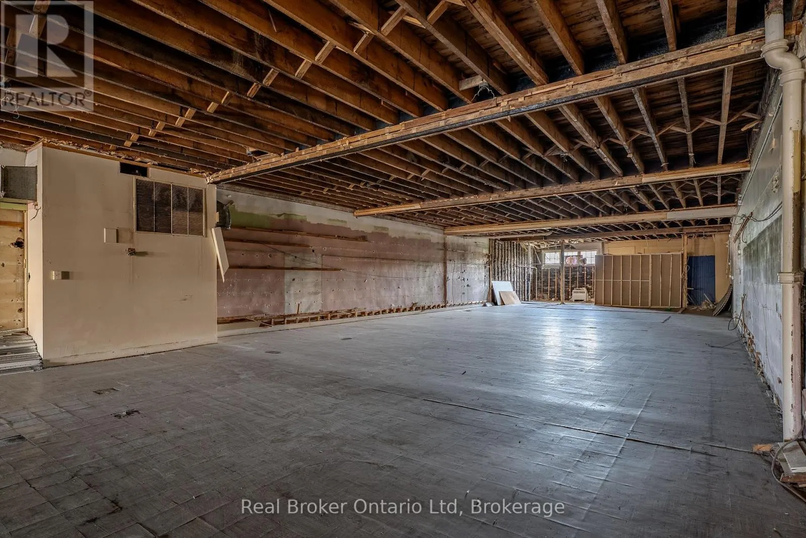 # 2 - 937 2ND AVENUE E, ## 2