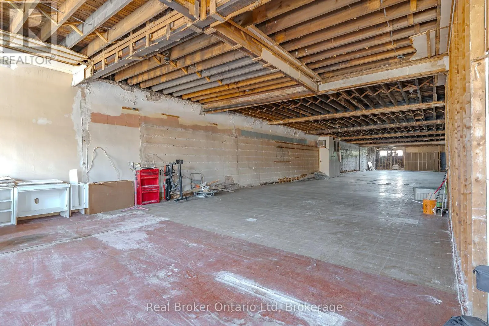 # 2 - 937 2ND AVENUE E, ## 2