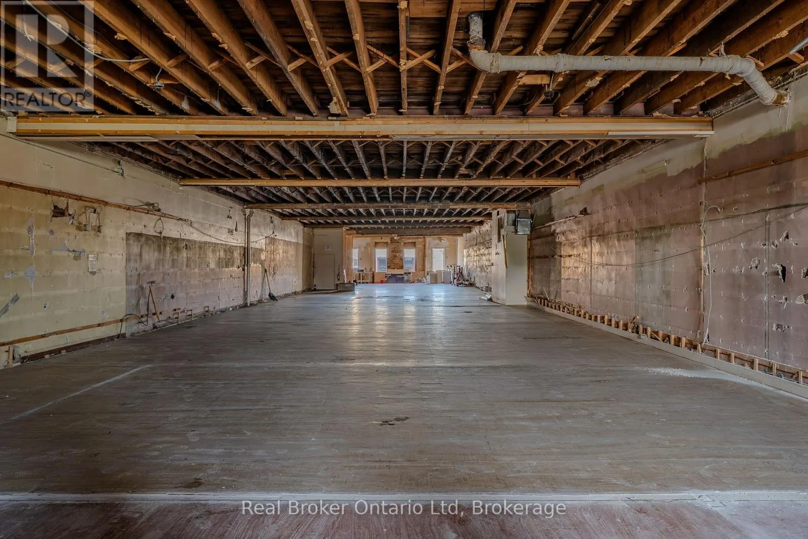 # 2 - 937 2ND AVENUE E, ## 2