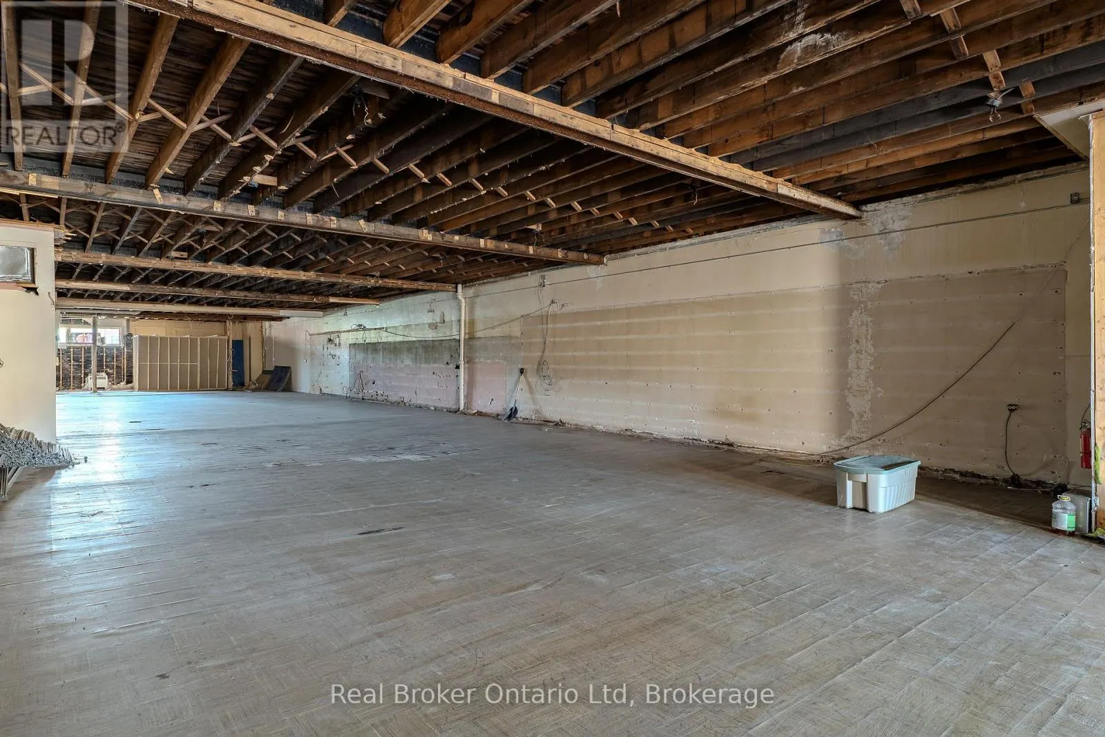 # 2 - 937 2ND AVENUE E, ## 2