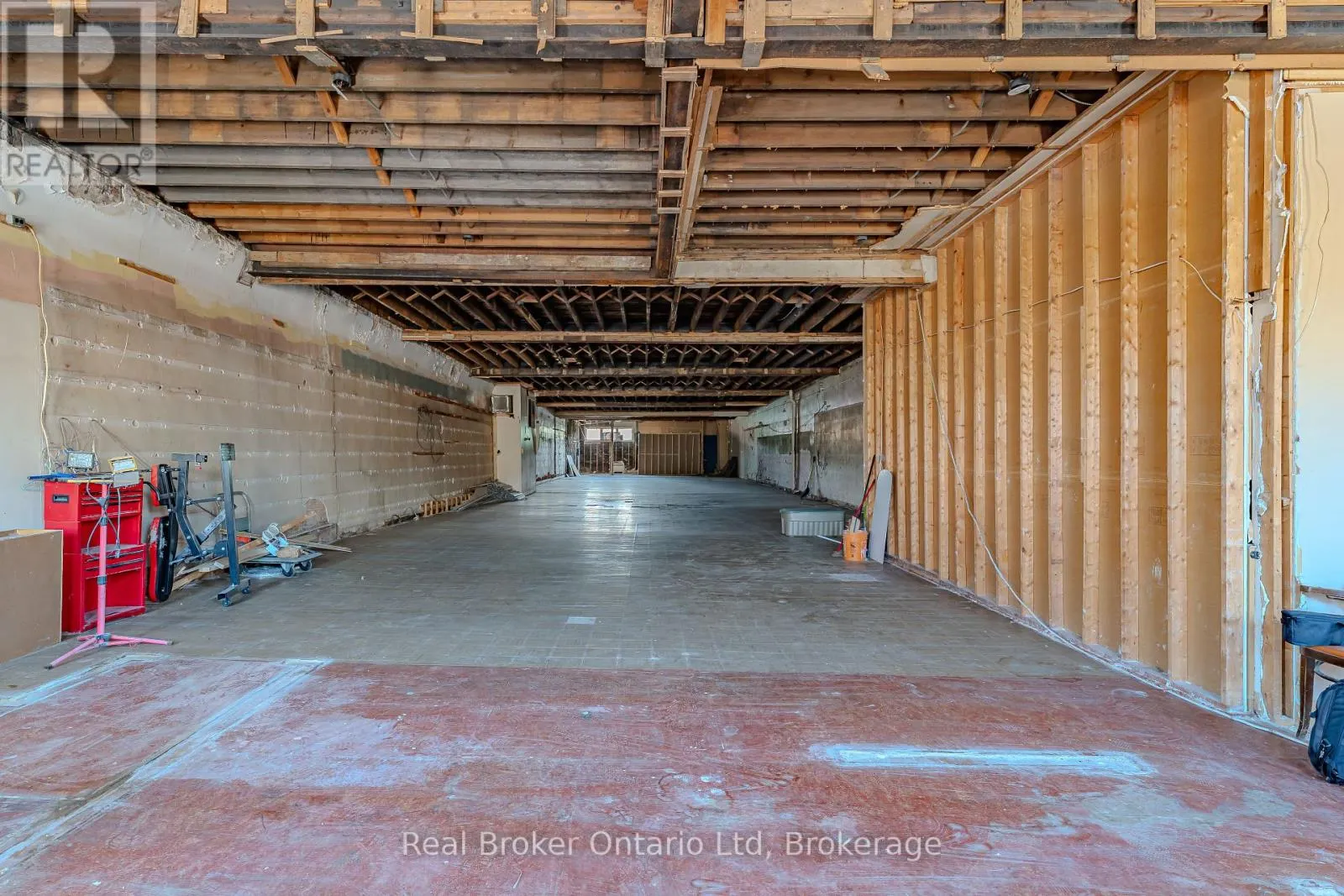 # 2 - 937 2ND AVENUE E, ## 2